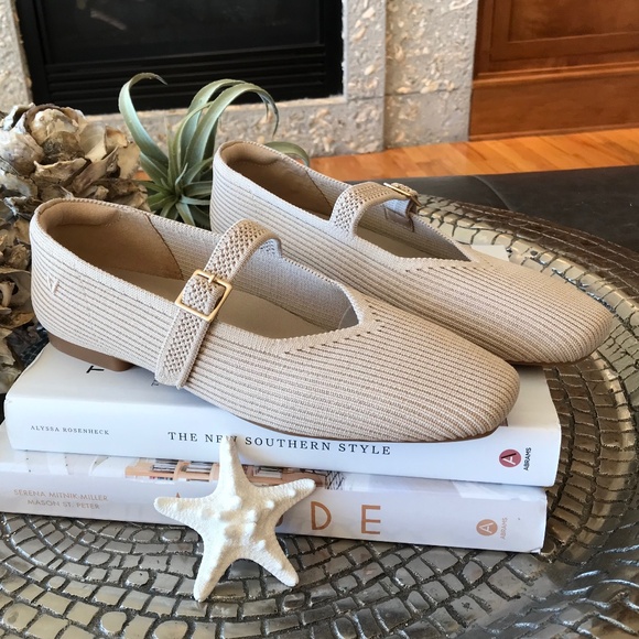 HOT RN🔥 VIAVIA MARGOT SQUARE TOE ALMOND MARY JANE - Picture 1 of 13